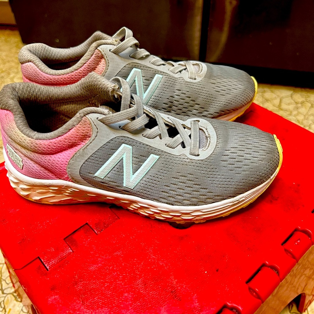 Girls Grey & Pink/Rainbow New Balance Sneakers Size 13!